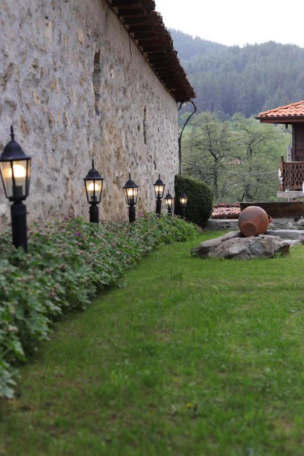 Villa Red House Kopriwschtiza Exterior foto
